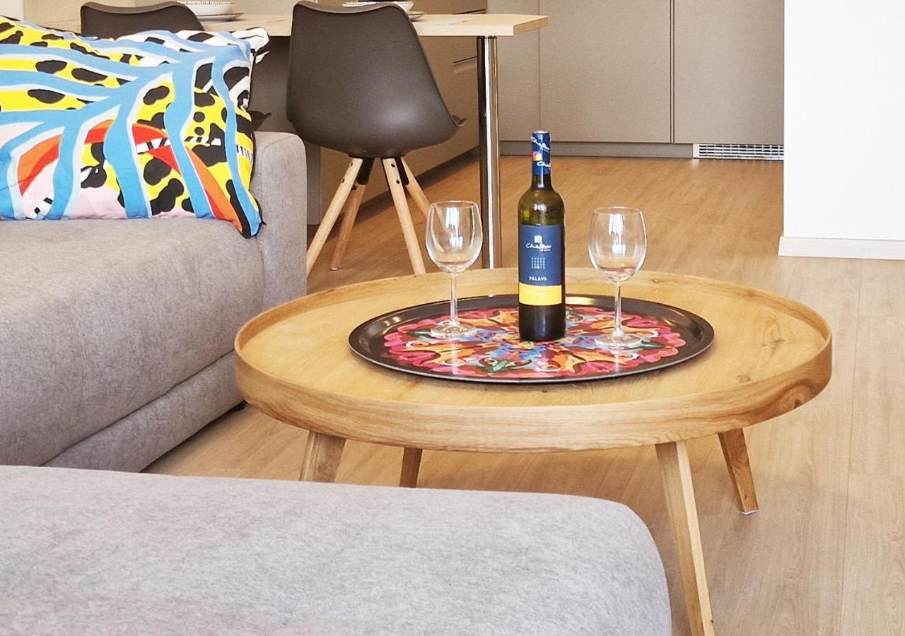 New Cozy 2 Room Pink Apartment Bratislava 059 Экстерьер фото
