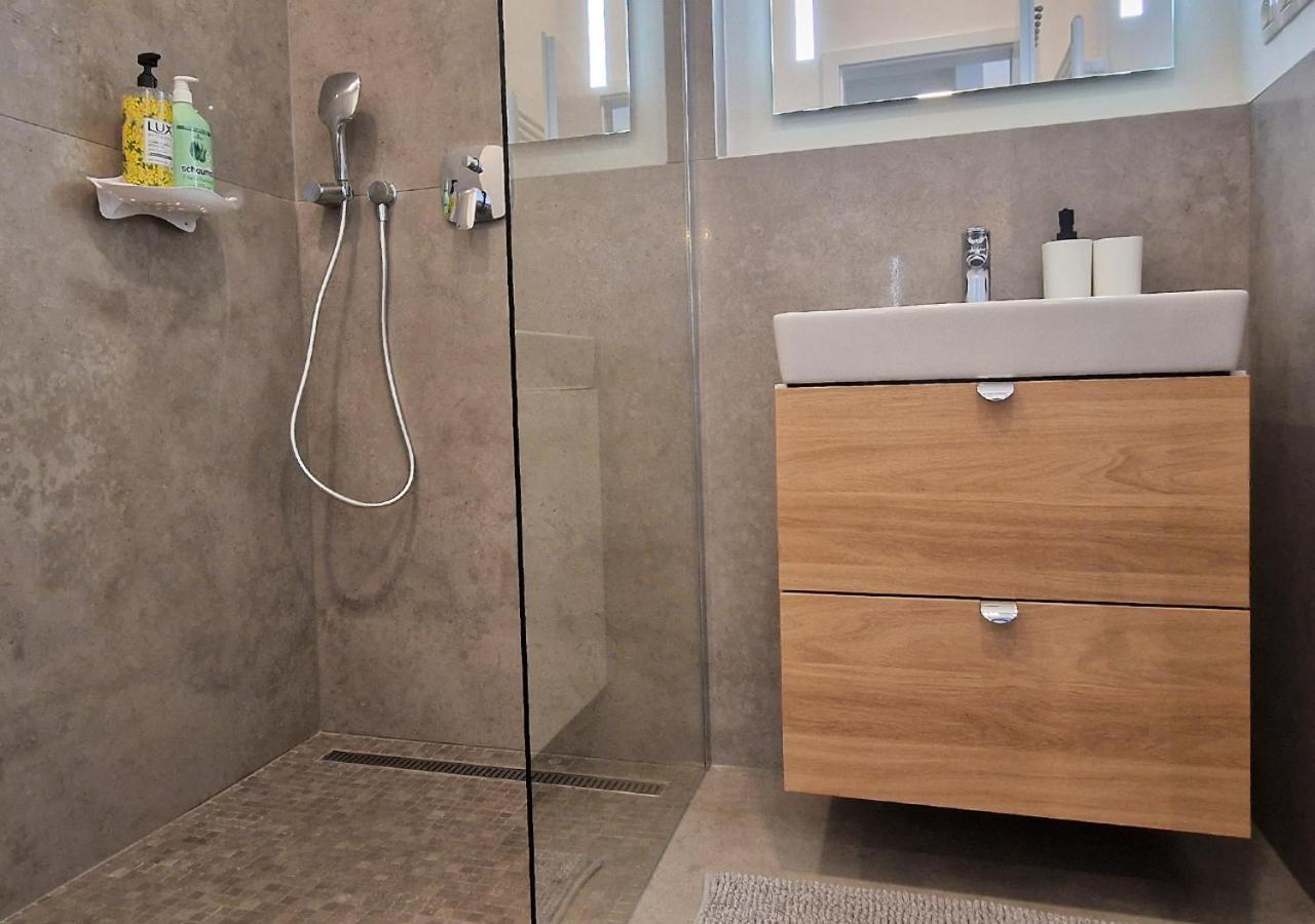 New Cozy 2 Room Pink Apartment Bratislava 059 Экстерьер фото